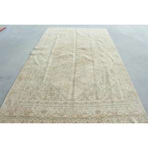 Alfombra Turca Vintage de 5,9x9,6 pies (181x292 cm), Alfombra de Lana Blanca con Diseño Floral - Product Image 1