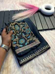 Vêtements indiens pour femmes Rangoli Broderie Travail Saree Collection pour fêtes et occasions de mariage Vente en gros - Product Image 5