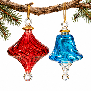 Ornements de Noël en verre cristal faits à la main en Égypte, motifs sculptés décoratifs colorés et accents dorés - Product Image 1
