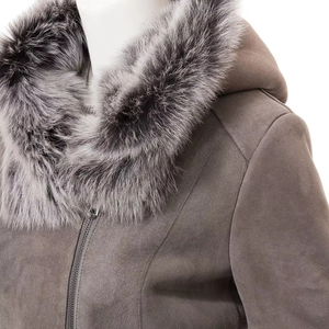 Veste en cuir brillante surdimensionnée sur mesure pour femmes, vêtements d'extérieur tendance pour femmes - Veste en cuir de moto respirante - Product Image 5