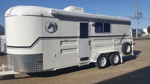 High Quality Luxury & Living Quarters Horse <b>Floats</b> (3+ Horse Capacity 500KG Max Payload 3145x1930x2155mm) For Sale - Product Image 4