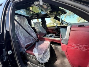 NUOVISSIMO Cadillac Escalade Sport SUV 2026, 499 CV, 7 Posti, 8 Cilindri, Cambio Automatico, Benzina, Guida a Sinistra - Product Image 3