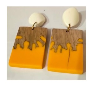 Boucles d'oreilles de mode en résine unique pour femmes de meilleure qualité Utilisation quotidienne et bijoux d'événement pour les filles par Falak World Export - Product Image 6