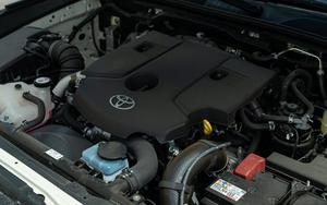 Toyota Hilux Diesel 2019, pick-up, boîte automatique, intérieur en cuir, taille des pneus R16, conduite à gauche, arrière, japonais - Product Image 6