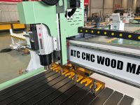 Routeur CNC ATC pour le travail du bois, idéal pour la fabrication de meubles, le perçage de panneaux et la gravure