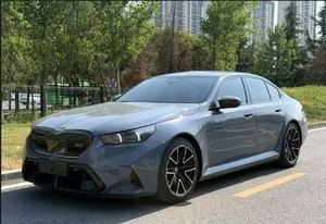Totalmente equipados para autos usados: BMWs <span class=keywords><strong>M8</strong></span> sedán 2026, autos usados listos para enviar - Product Image 2