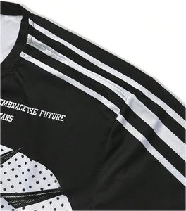 Camiseta de Hombre Premium de Seda/Algodón 220gsm, Corte Slim Fit, con Logotipo Personalizado - Venta al Por Mayor - Product Image 4