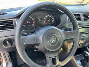 Auto Usado de Calidad a Precio Accesible, Volkswagen Jetta S 2014, Volante a la Izquierda - Product Image 2