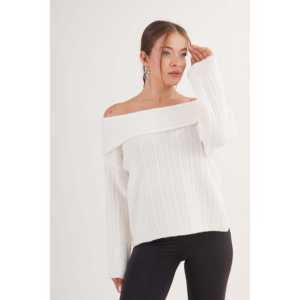 Pull décontracté blanc Madonna avec des paillettes et des embellissements scintillants - Vente en gros - Product Image 4