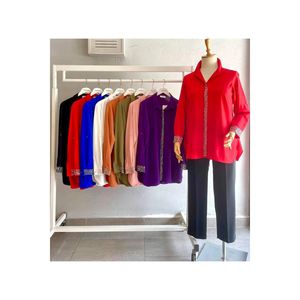 Camicia da sera in tessuto crêpe ricamato a mano Jessica "fatto a mano" per grandi dimensioni - Product Image 5