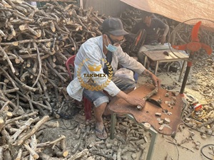 MEJOR PRECIO NATURALEZA VIETNAMITA CAFÉ MADERA PERRO MASTICAR MAYORISTA FABRICANTE OEM LOGO 1 PIEZAS A 3 PIEZAS EMBALAJE DE COLOR - Product Image 4