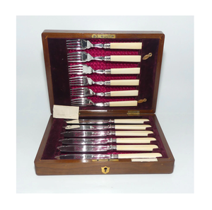 ชุดมีดสแตนเลสสำหรับใช้ในครัวเรือนชุดมีดตัดชีสด้ามจับฝังกระดูกดีไซน์หรูหรา - Product Image 4