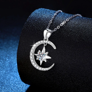 Collar de Plata de Ley S925 con Diamante Moissanita, Colgante de Luna y Estrella, Regalo de Lujo, Versión Coreana, Corte Brillante de 0.5 CT - Product Image 1
