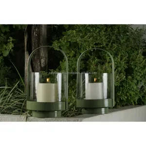 แจกันหลอดแก้วคริสตัลพร้อมกรอบโลหะและเหล็กที่ยึดของตกแต่งคริสต์มาสในธีมสีแดงและสีทอง - Product Image 4