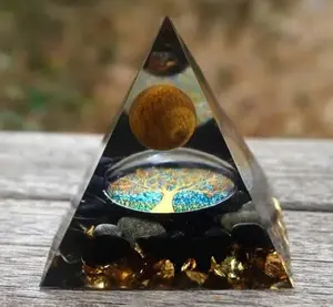 Cristales naturales con esfera de ojo de tigre, pirámide de orgón de energía de resina a granel, venta al por mayor