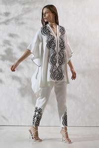Women's Summer Trendy <b>Above</b> Knee Casual Two-Piece Set Embroidered Shorts with Long Floral Woven Top Short Length Solid Pattern - Product Image 3