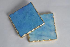 Vente en gros de 4 sous-verres en marbre blanc de qualité supérieure Encre bleue avec bords en feuille d'or Matériau en résine écologique Prix d'exportation - Product Image 3