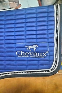 Juego de sillín personalizado de colores para saltar caballos, logotipo bordado para montar, fabricante Kanpur, India, Stock, calidad superior - Product Image 4