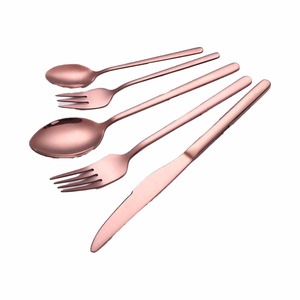 Juego de cubiertos de acero inoxidable de oro rosa Elegante y duradero Perfecto para mejorar la experiencia gastronómica y los regalos - Product Image 1