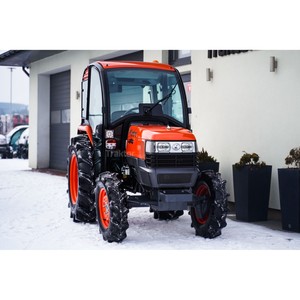 Genuine New and Used Kubota M7040 4x4 Agricultural Tractor for Farming Soil <b>Cultivation</b> and Commercial Applications - Product Image 3