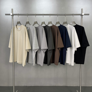 Camiseta recortada de algodón 100% Boxy para hombre, ropa de calle personalizada de alta calidad, logotipo frontal liso de gran tamaño, ropa al por mayor con patrón sólido - Product Image 2