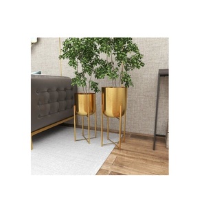 Maceta de jardín decorativa de Metal de inspiración Vintage con artesanía clásica perfecta para arreglos de jardín elegantes - Product Image 2