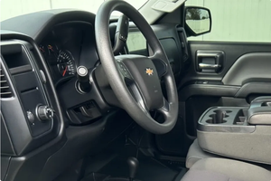 PRÊT À CONDUIRE - VÉHICULE D'OCCASION À VOLANT À GAUCHE |   Conduite à droite |   CHEVROLET SILVERADO 1500 CREW CAB VIA MOTORS VTRUX 4×4 2015 - Product Image 4