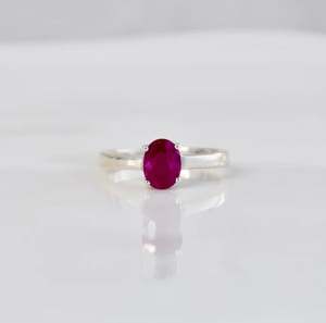 Anillo de compromiso de plata de ley 925 con bisel de rubí rosa Rawgemstone, certificado IEC cristiano, de lujo para mujer, para aniversario o fiesta - Product Image 1