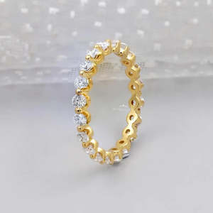 Bague d'éternité pour femme avec diamant rond taille brillant 1,00 ct couleur DEF certifié IGI - Product Image 3