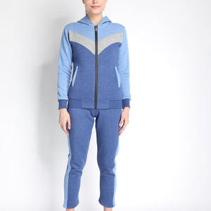 Chándal de mujer de tendencia superior de alta calidad 2025 con logotipo personalizado chándal de mujer de tela ligera 100% algodón - Product Image 1