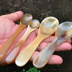Cuchara de Cuerno Hecha a Mano, Tamaño Perfecto para Sopa, para el Hogar o Restaurantes - Product Image 1
