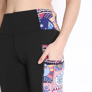 Chándal con estampado de cremallera para mujer al por mayor personalizado para correr en el gimnasio y ropa informal conjunto de 2 piezas chándales con cremallera para mujer - Product Image 3