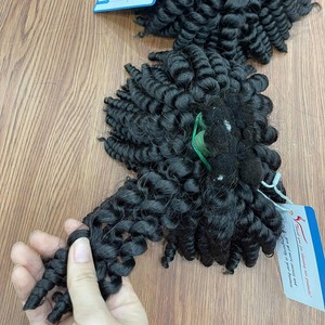 Vente en gros de cheveux bouclés en vrac de cheveux humains pour le tressage de faisceaux de tissage vietnamiens Extensions de cheveux humains - Product Image 1