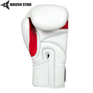Gants d'entraînement de boxe et de kickboxing en cuir PU OEM, respirants, évacuant l'humidité, résistants aux UV, avec sangle de poignet réglable à scratch - Product Image 3