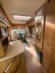 Voiture de sport de luxe Sprinter 2024 d'occasion, idéale pour le camping, conduite à gauche, norme Euro IV, moteur >8L, transmission automatique - Product Image 2