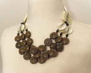 Collar de resina epoxi esmaltada colorida Estilo de Ángel moderno Diseños personalizados Modelo de alta calidad Ligero Durable Moda - Product Image 1