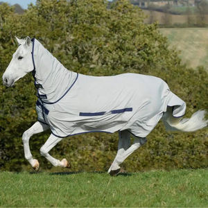 Waterproof Horse Turnout Rug 600D Oxford Fabric Pink with Large Tail Flap and 2 Leg Straps All Seasons Outdoor Use - Product Image 5