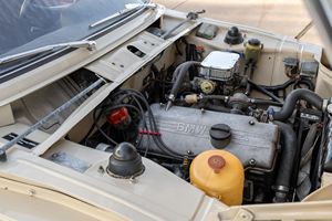 BMW 1602 Coupé de 1971, Usado en Buen Estado, Motor de 2.0 Litros y 4 Cilindros, Transmisión Manual de 4 Velocidades, Versión Estadounidense Título - Product Image 6
