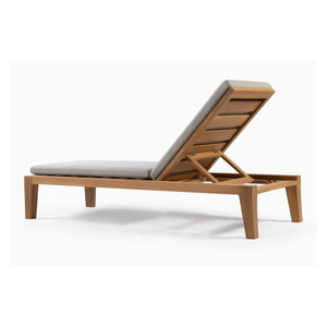 Chaise longue en teck de taille moyenne pour l'extérieur, fabriquée en Indonésie - Product Image 1