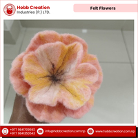 Fleurs en feutre de laine colorées faites à la main, personnalisables, de qualité supérieure, pour décoration murale DIY, remise de diplôme, fête des mères, Noël, Halloween