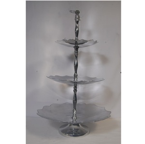 แท่นวางเค้กโลหะชุบทองแบบสามชั้นชั้นชั้นแท่นวางเค้กสุดหรูแบบคลาสสิก - Product Image 3