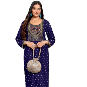 Estampado de rayón dorado con bordado con encaje Kurtis para venta en línea - Product Image 1