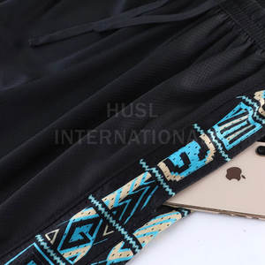 กางเกงขาสั้นบาสเก็ตบอลไซส์พิเศษสำหรับทุกเพศ100% โพลีเอสเตอร์ระบายอากาศได้ดีแห้งเร็วป้องกันแบคทีเรียดีไซน์ถนนสูงแบบระเหิด - Product Image 4