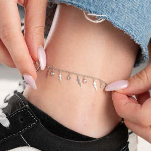Chevillères fines Hallmark en argent avec zircon en forme d'éclair, paire de chevillères - Product Image 3
