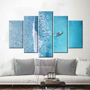 Toile imprimée : Art de kayak en mer turquoise pour la décoration estivale côtière, lot de 5 pièces : Toile encadrée - Product Image 1