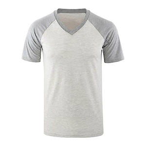 เสื้อยืดคอ V ลึกสำหรับผู้ชายเสื้อยืดโลโก้ตามสั่งเสื้อยืดไมโครไฟเบอร์ CVC ระดับพรีเมียม - Product Image 5