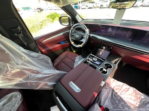 NUOVISSIMO Cadillac Escalade Sport SUV 2026, 499 CV, 7 Posti, 8 Cilindri, Cambio Automatico, Benzina, Guida a Sinistra - Product Image 2