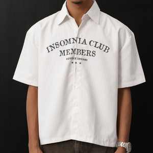 Streetwear rétro OEM et ODM boutonné à manches courtes avec impression de lettres personnalisées fabriqué au Vietnam pour les vacances - Product Image 4