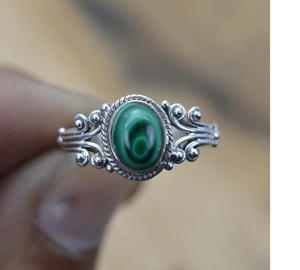 Bague en malachite verte en argent sterling 925 avec pierres précieuses naturelles faites à la main bijoux pour femmes - Product Image 1