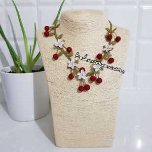 İğne Oyası Çiçekli Kiraz Kolye Collier à la mode avec un design complexe - Product Image 1